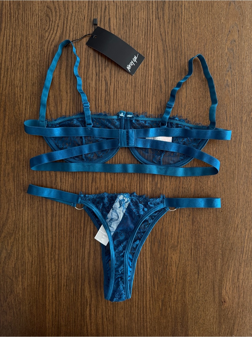 NWT Nasty Gal Here’s the Scoop Lace Strappy Teal Lace Underwire Bra & Thong - Picture 2 of 4